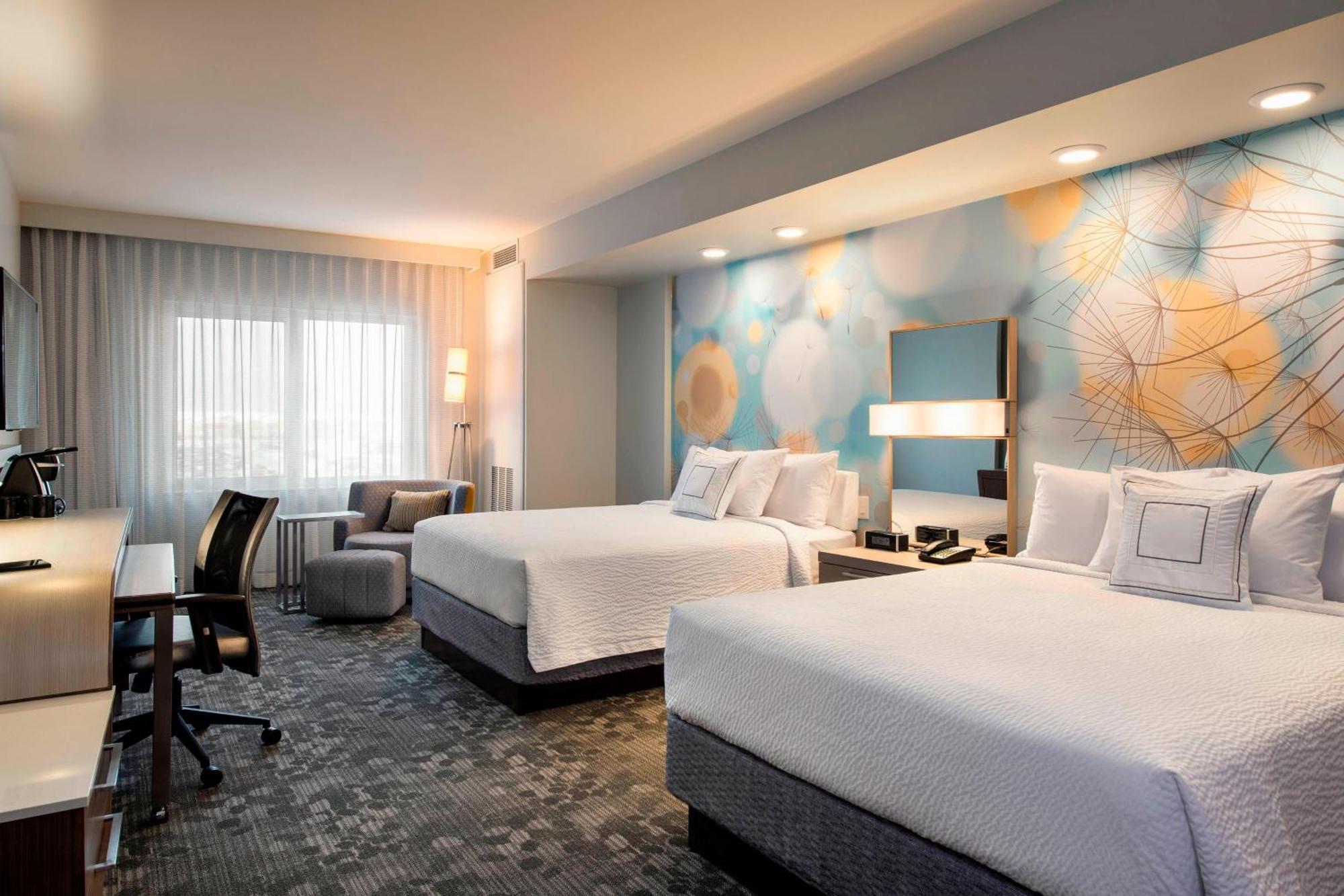 Courtyard By Marriott Calgary South Hotel Екстериор снимка