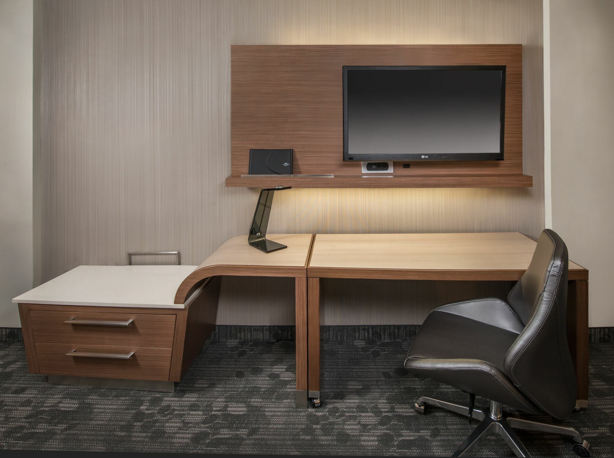 Courtyard By Marriott Calgary South Hotel Екстериор снимка